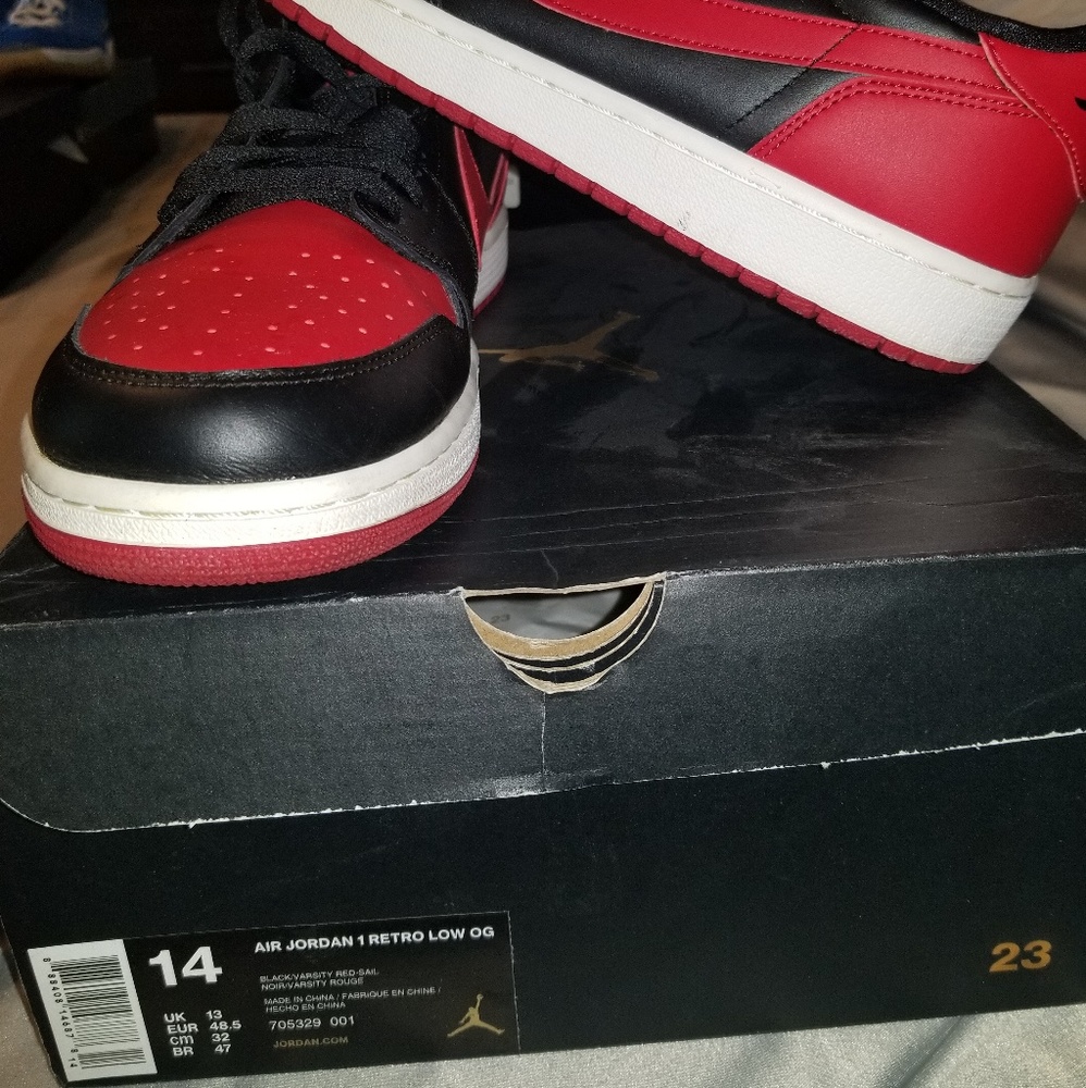 Mens basketball shoe size 14